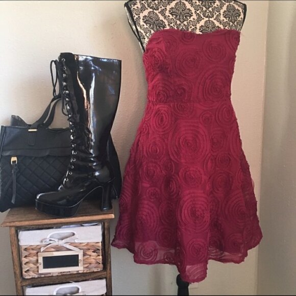 NWT Romy Rose Strapless Wine Red Mini Dress - Picture 3 of 6